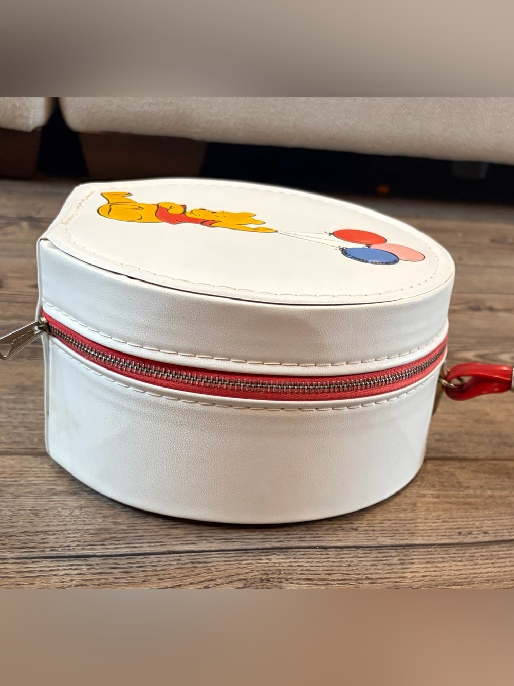 Vintage Disney Winnie the Pooh Round Train Case Blondy Luggage Vanity Bag - Picture 11 of 12